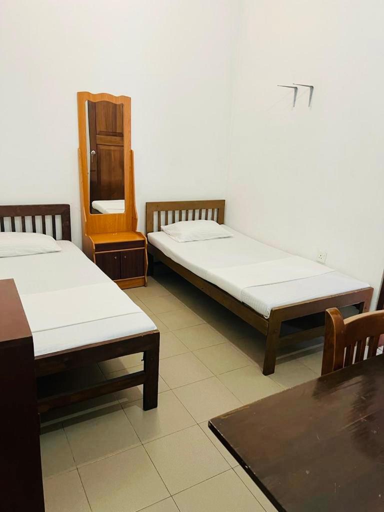 The Triangle Hotel Anuradhapura Kamer foto