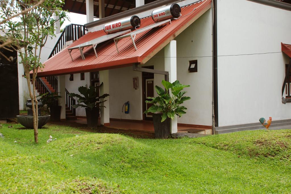 The Triangle Hotel Anuradhapura Buitenkant foto