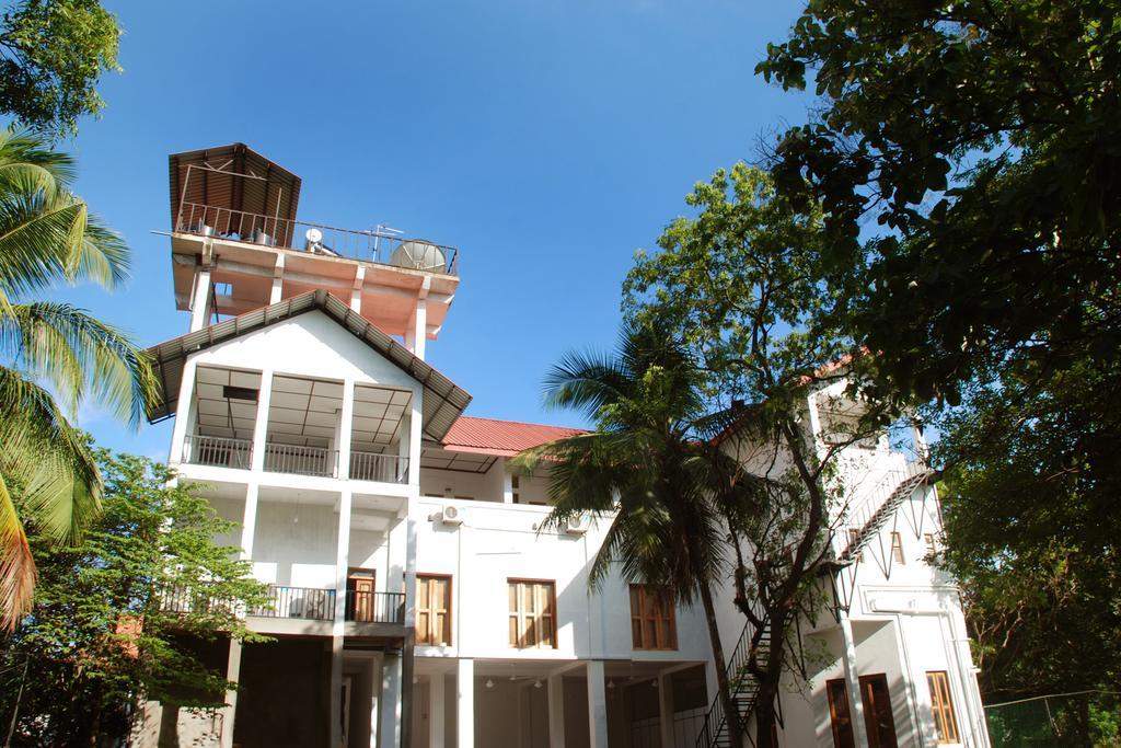 The Triangle Hotel Anuradhapura Buitenkant foto