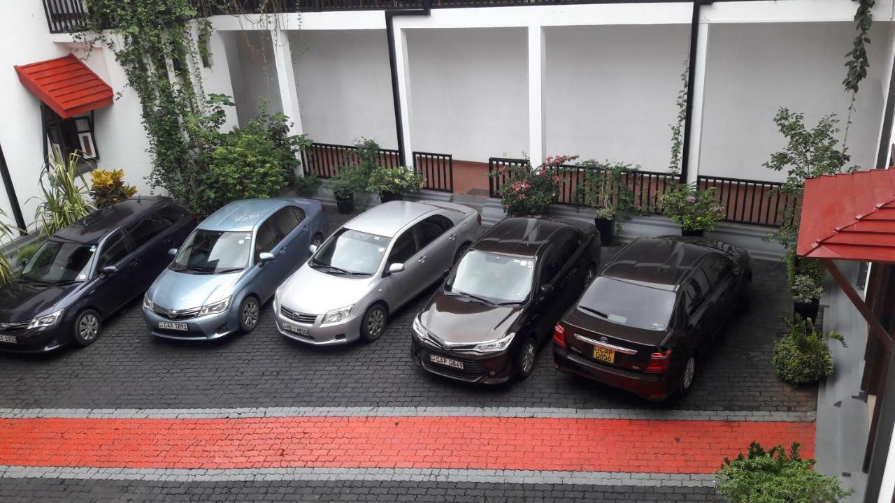 The Triangle Hotel Anuradhapura Buitenkant foto